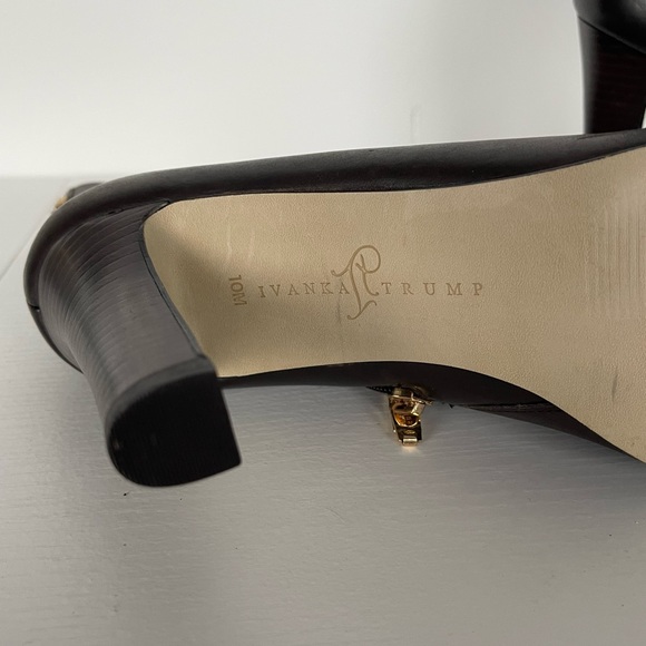 Ivanka Trump Size 10 Brown Boots - Picture 3 of 5